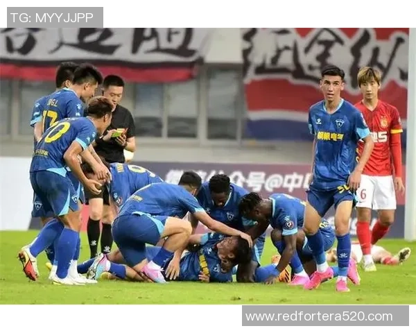 南京足球队在城市联赛中以87分稳居榜首争冠形势一片大好