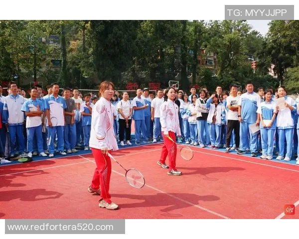 杨伟独家分享足球心得与技巧助你提升球技与比赛表现